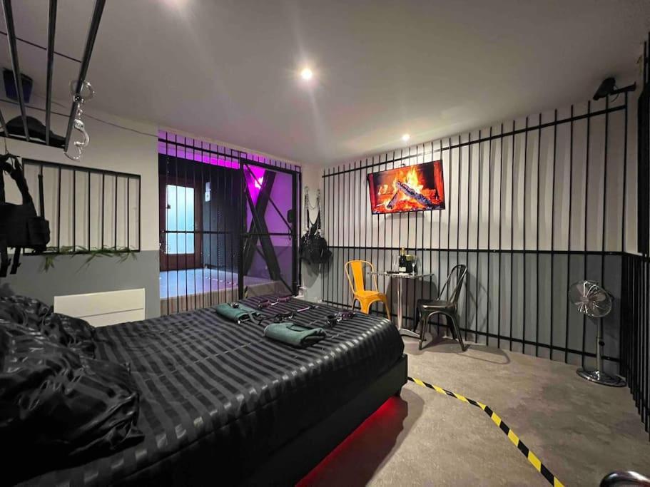 50 Nuances De Gris - Bdsm - Loveroom Apartment Souppes-sur-Loing