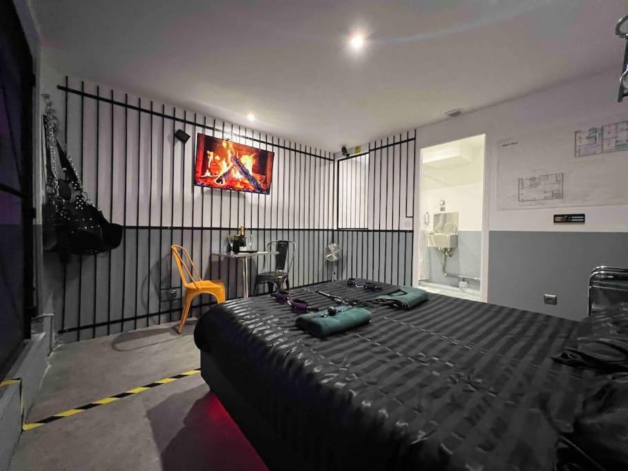 50 Nuances De Gris - Bdsm - Loveroom * Souppes-sur-Loing
